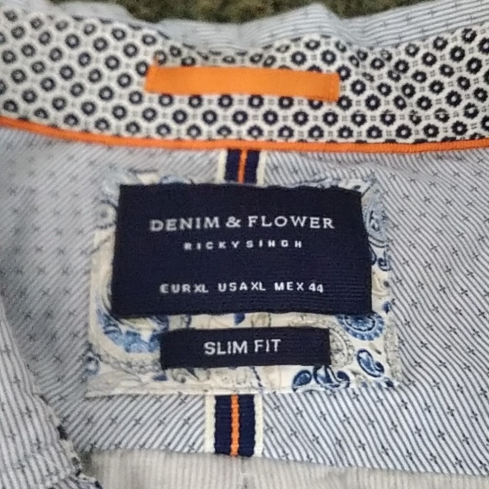 COPY - 💙 Denim & Flower button down shirt 💙 - Picture 2 of 6